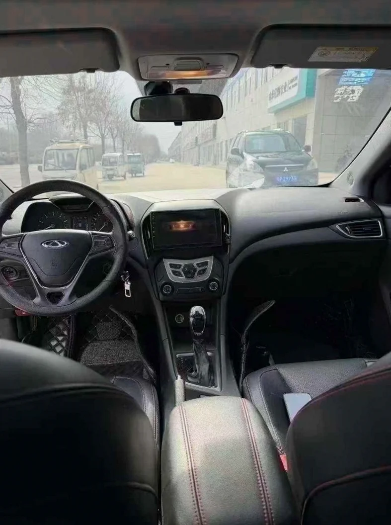 奇瑞艾瑞泽 内饰前排