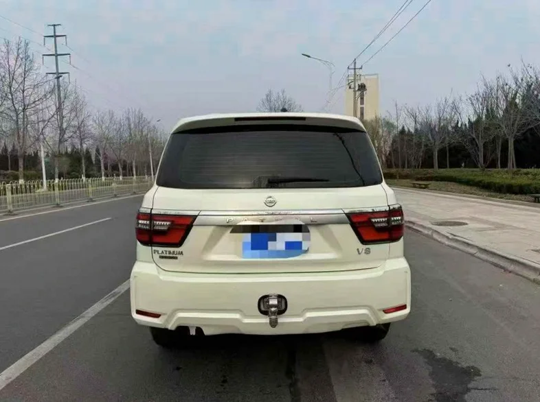 日产途乐 驾驶室