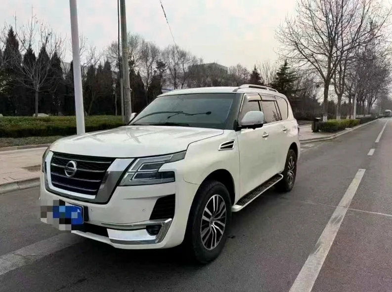 日产途乐 正面外观三