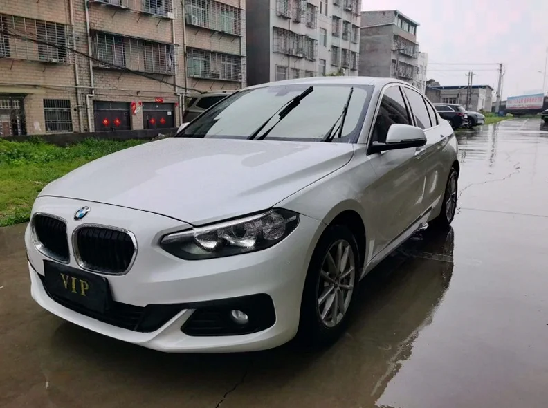 宝马1系 正面外观三