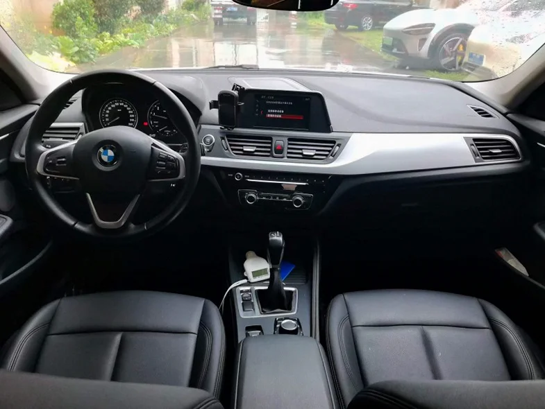 宝马1系 后面外观三