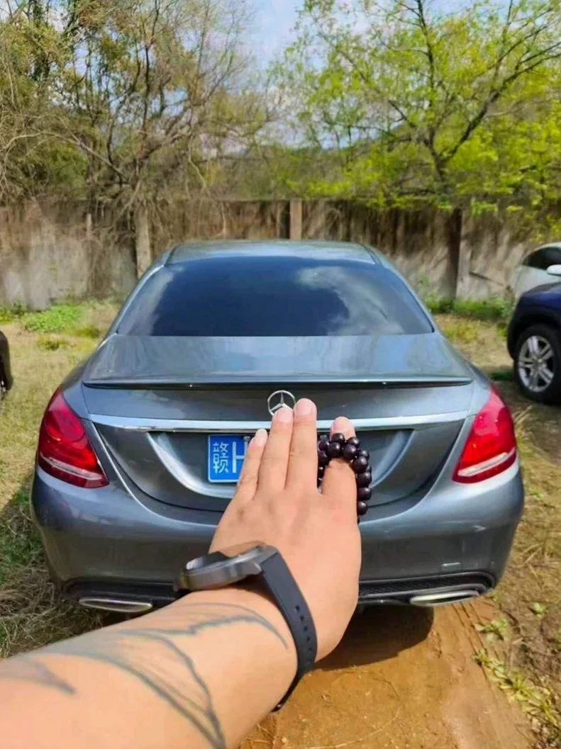 奔驰C 正面外观三