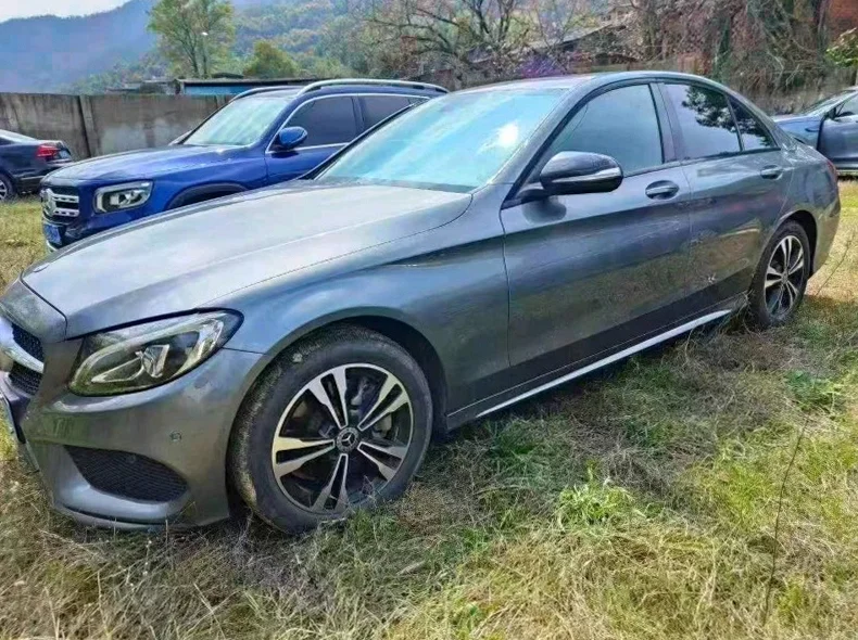 奔驰C 后面外观三