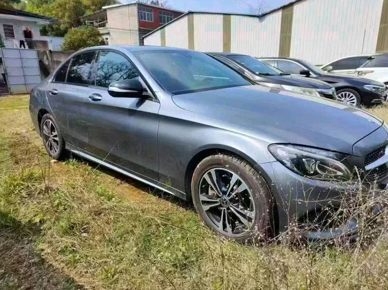 奔驰C 正面外观二