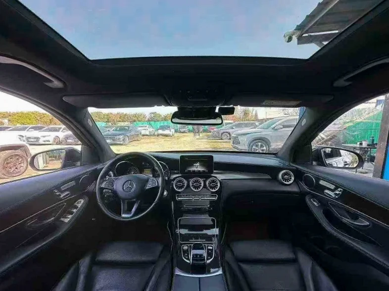 奔驰GLC 后面外观一