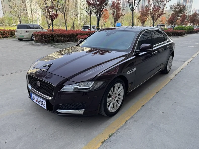 捷豹XFL 正面外观三