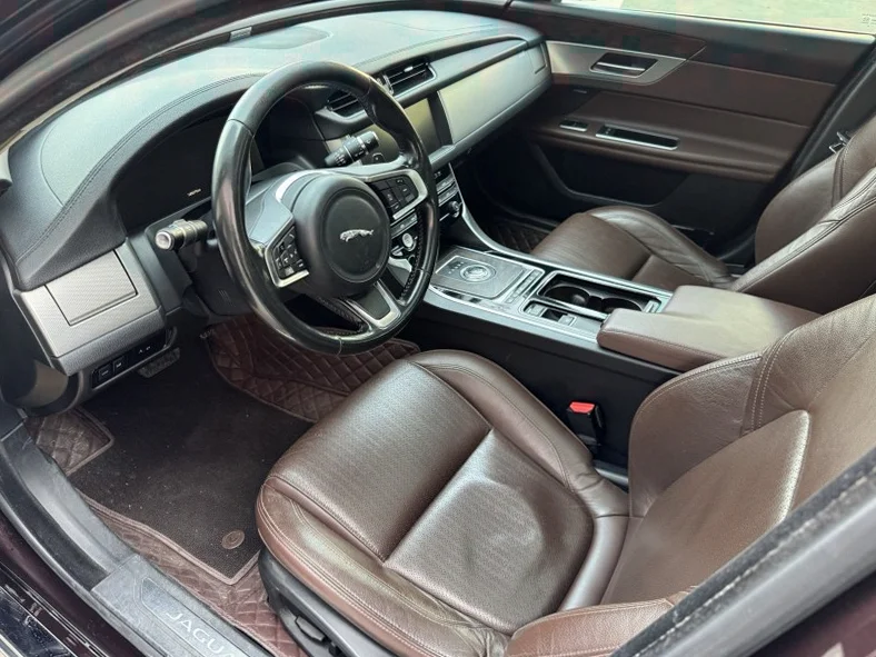 捷豹XFL 后面外观三