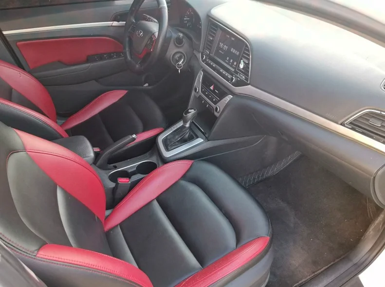 现代领动 后面外观二