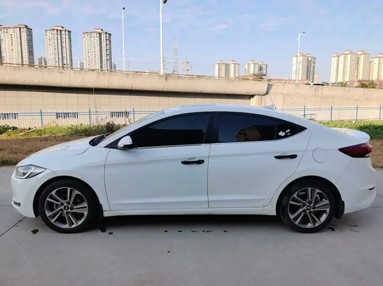 现代领动 内饰后排