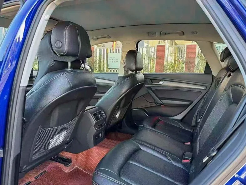 奥迪Q5 后面外观一