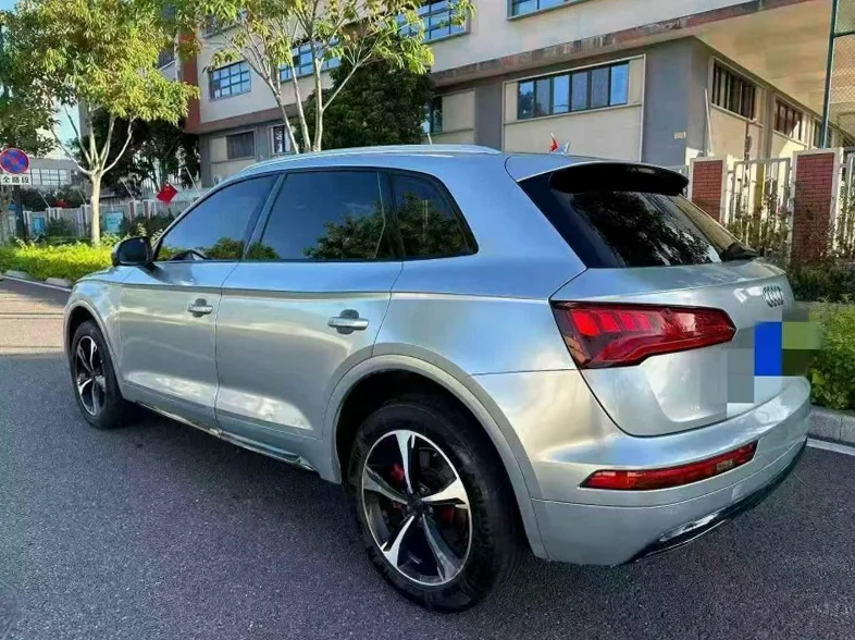 奥迪Q5 内饰前排