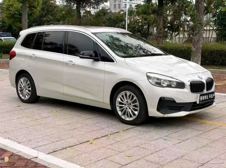 宝马2系 正面外观二