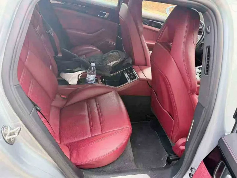 保时捷帕拉梅拉 后面外观三