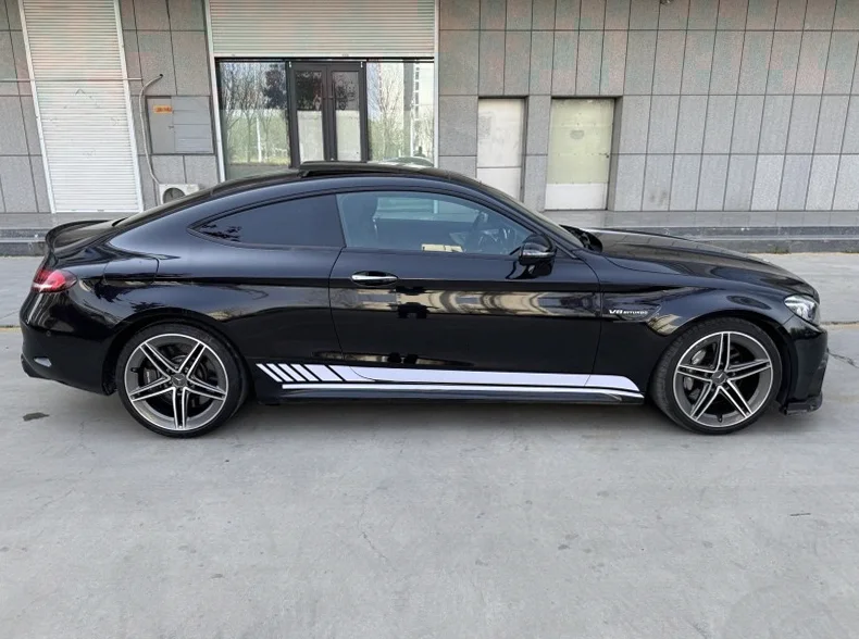 奔驰C 后面外观一