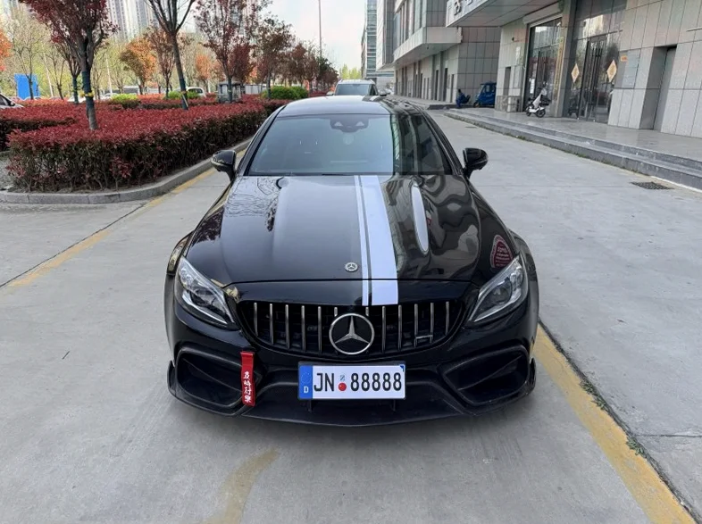 19年新款奔驰C63 AMG