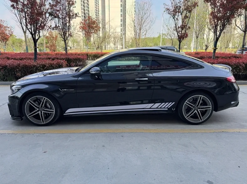 奔驰C 后面外观二