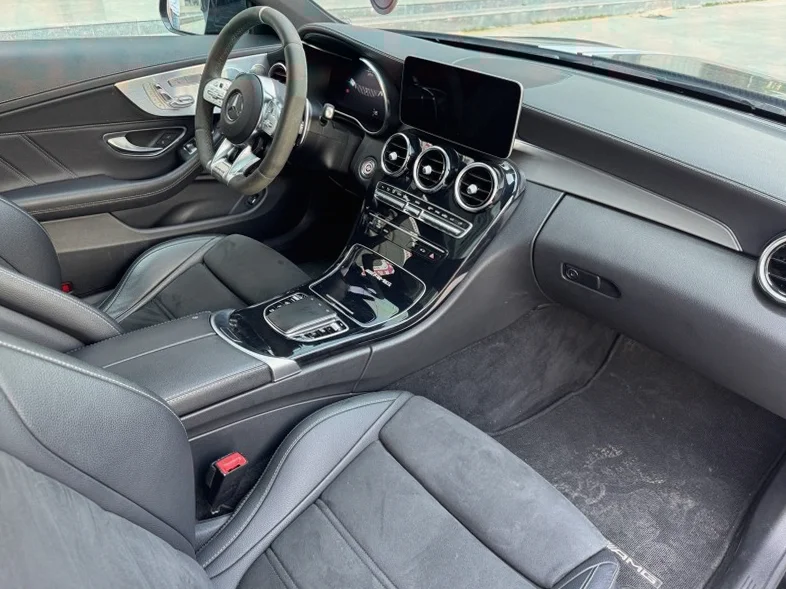 奔驰C 内饰后排