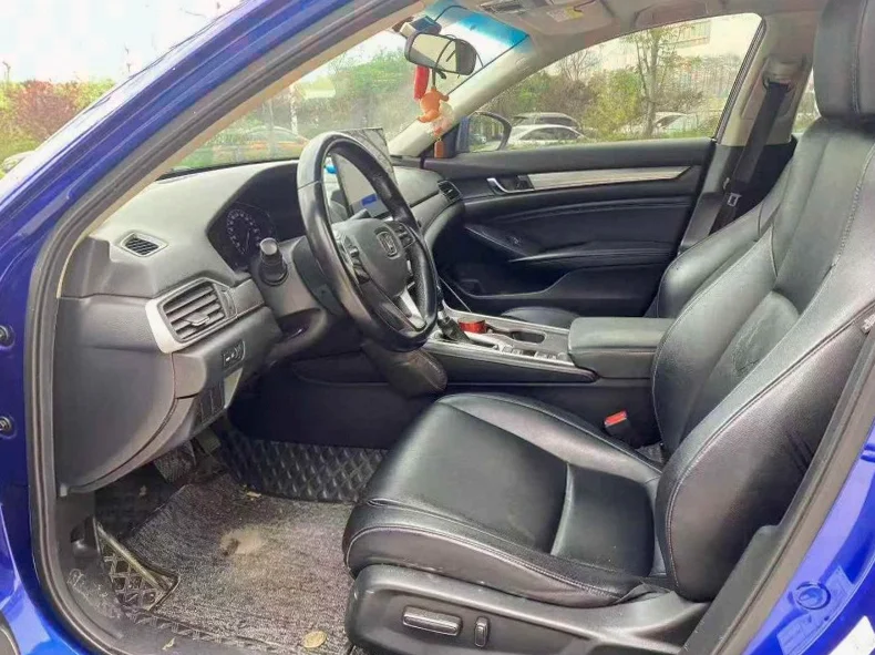 本田思域 后面外观一