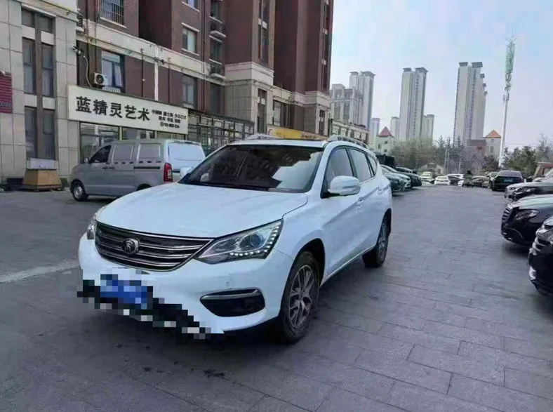 比亚迪宋 正面外观三