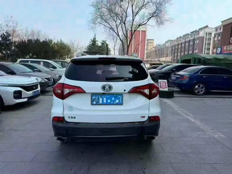 比亚迪宋 驾驶室