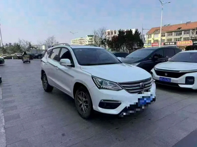 比亚迪宋 正面外观二