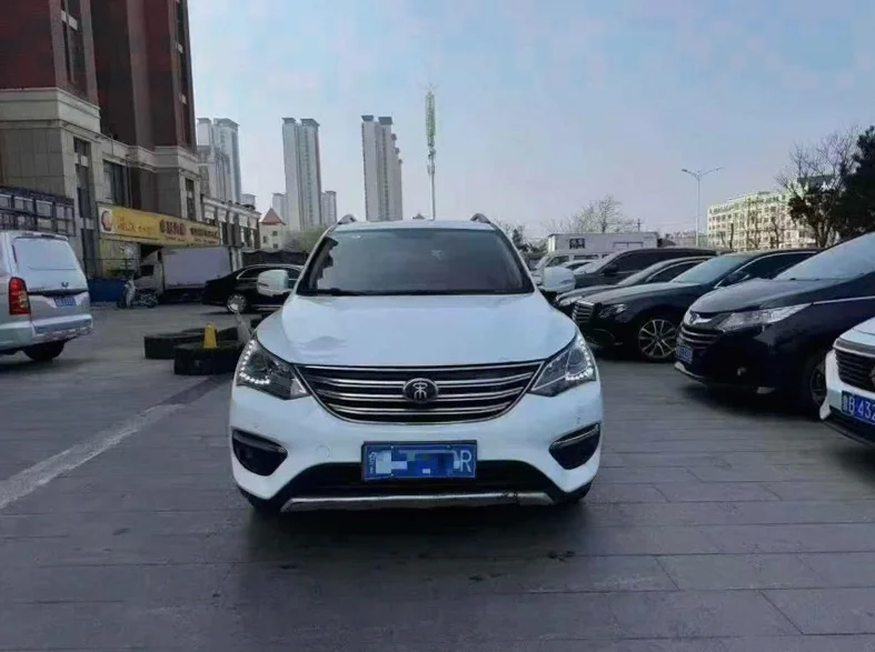 19年比亚迪宋 1.5T自动挡高配