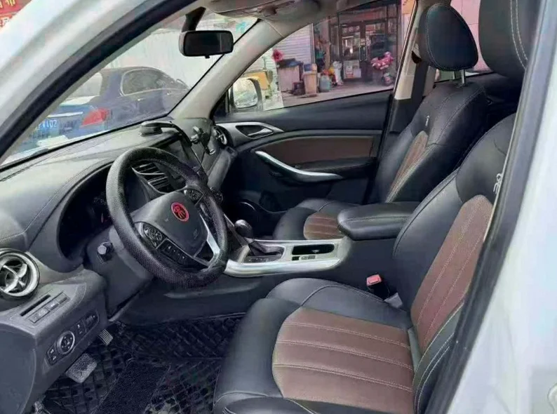 比亚迪宋 后面外观一