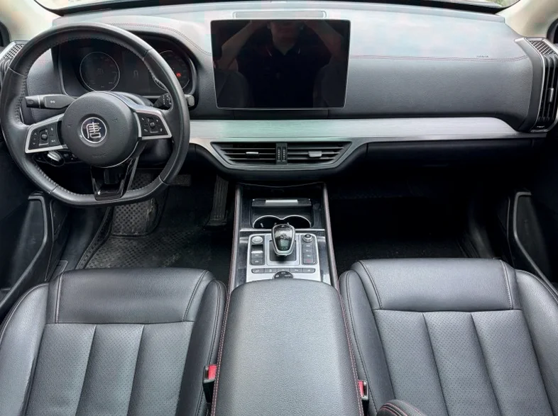 比亚迪唐 内饰后排