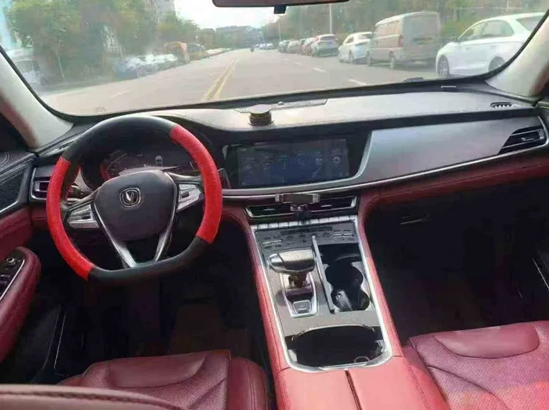 长安汽车CS85 后面外观一