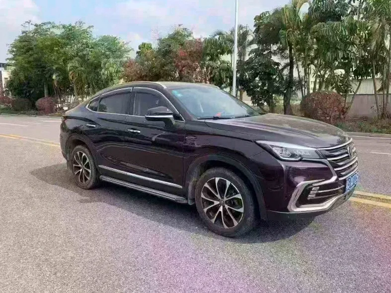 长安汽车CS85 正面外观二