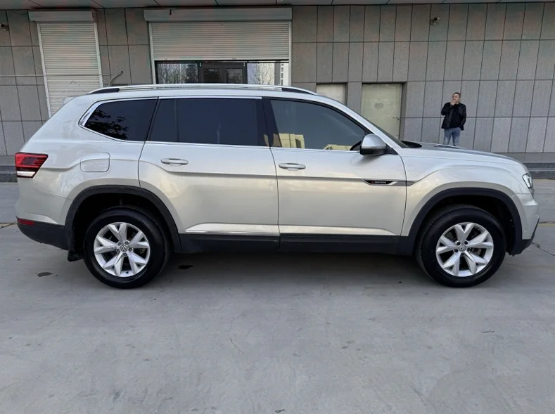 大众途昂 后面外观一