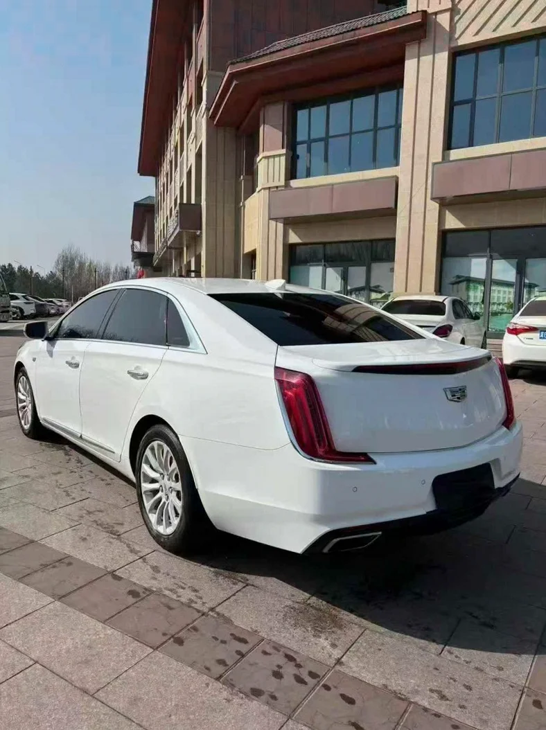 凯迪拉克XTS 内饰前排