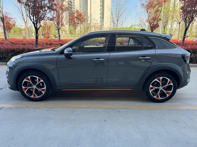 领克02 后面外观二