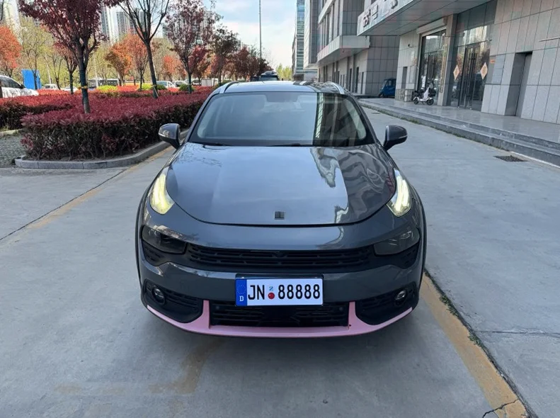 济宁2019年领克02背户车 正面外观一