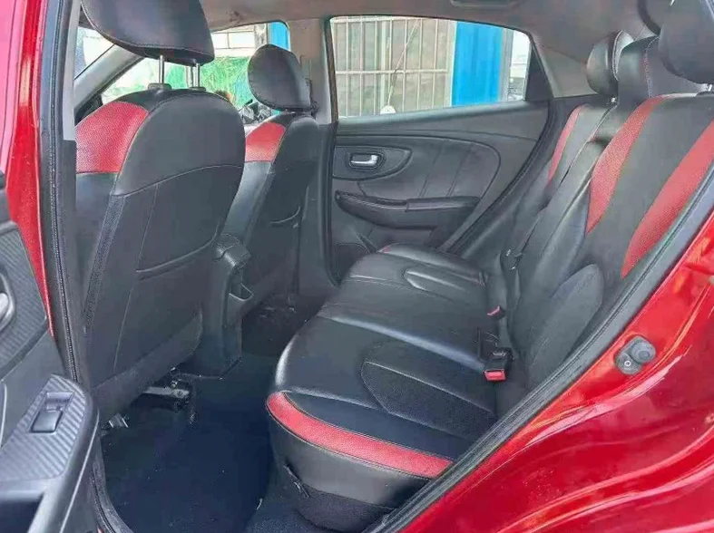 纳智捷U5 后面外观三