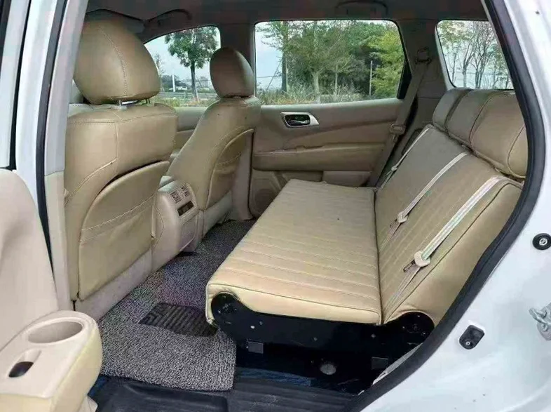 日产探路者 内饰后排