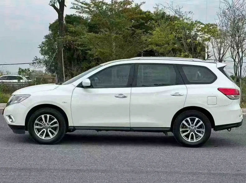 日产探路者 正面外观三