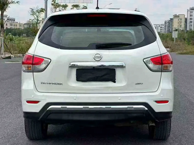 日产探路者 驾驶室