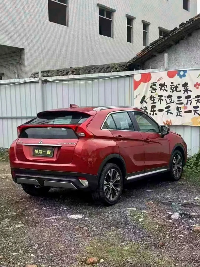 三菱奕歌 后面外观二