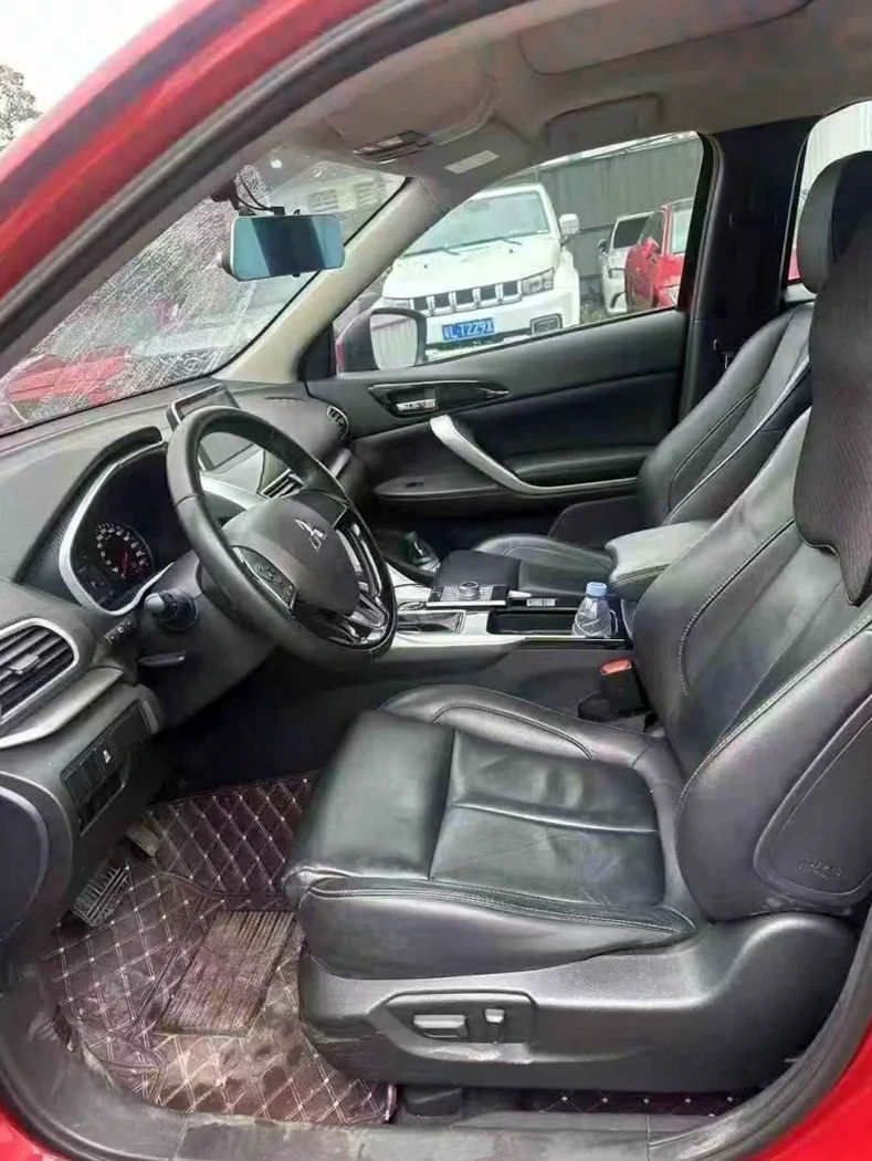 三菱奕歌 内饰前排