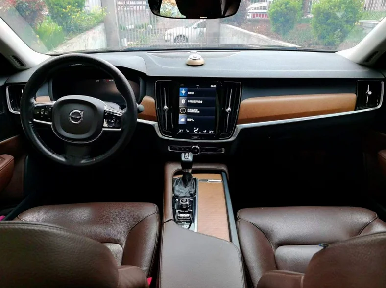 沃尔沃S90 后面外观三