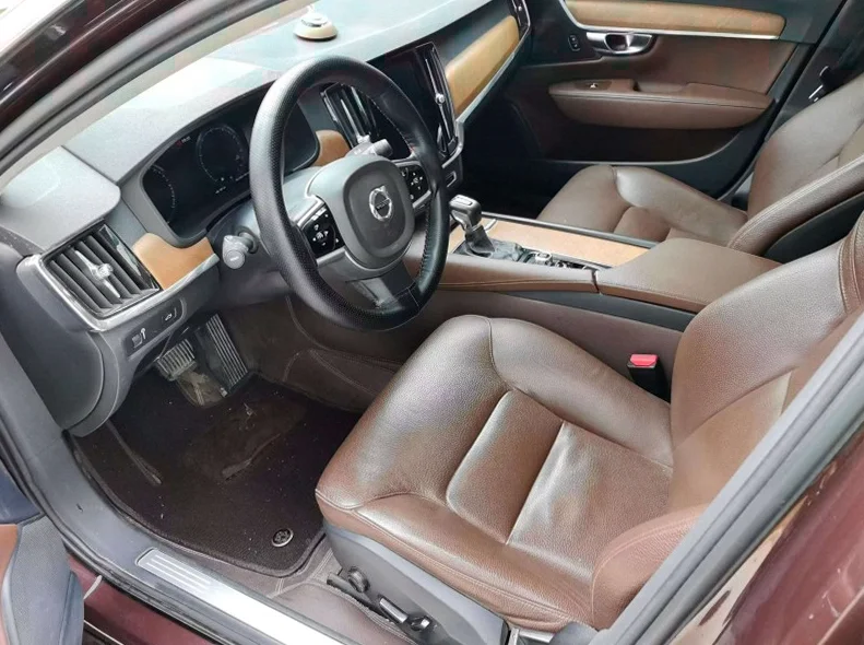 沃尔沃S90 后面外观一