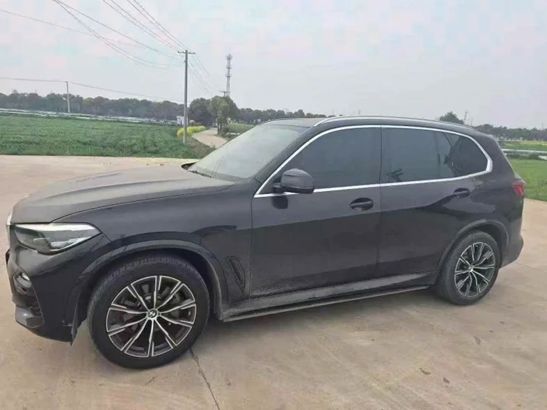 宝马X5 正面外观三