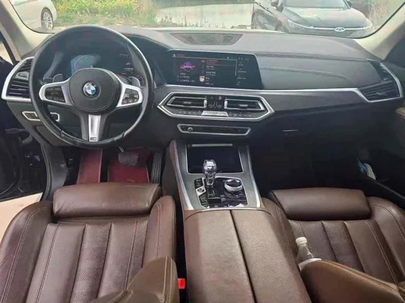 宝马X5 后面外观三