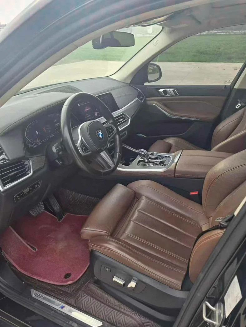 宝马X5 后面外观二