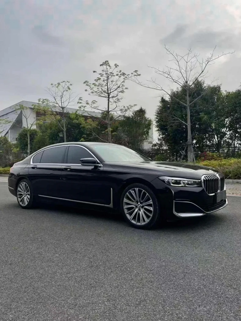 宝马7系 正面外观二