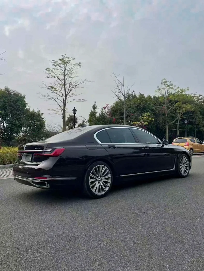 宝马7系 内饰后排