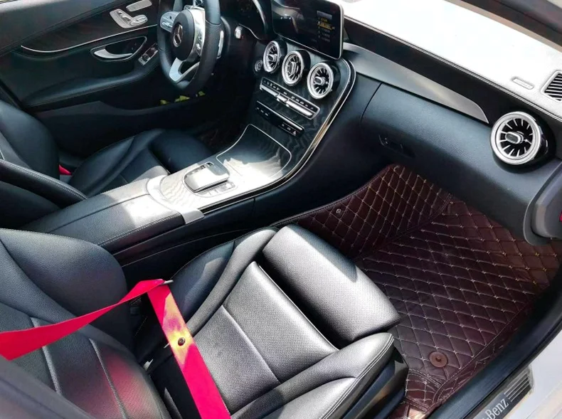 奔驰C 后面外观二