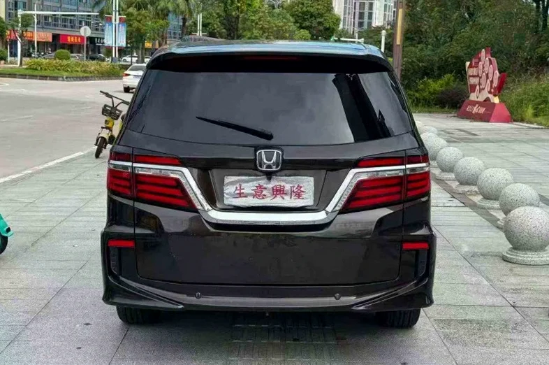 本田艾力绅 驾驶室