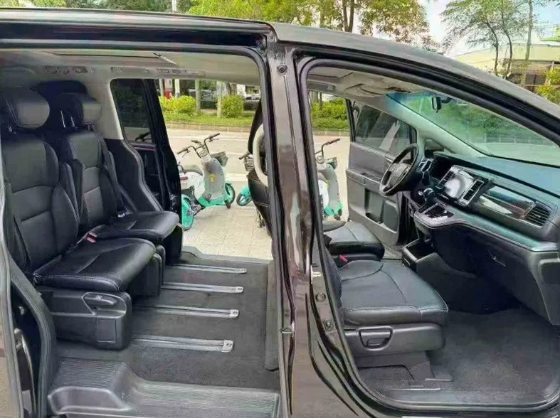 本田艾力绅 后面外观三